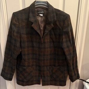 Vintage Requirements Plaid Shirt Jacket with zipper. Womens size 16